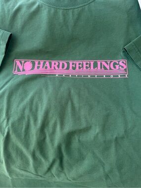 Martine Rose Green T‑Shirt with Pink "No Hard Feelings" Print